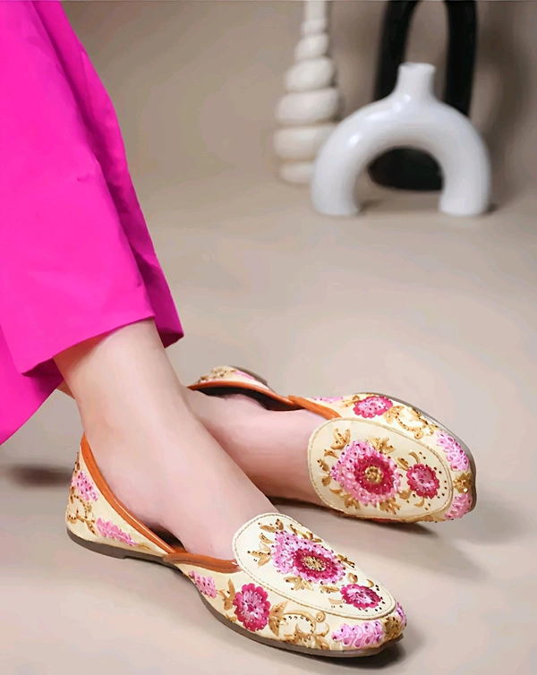 Women's Ethnic Juttis - IND-3