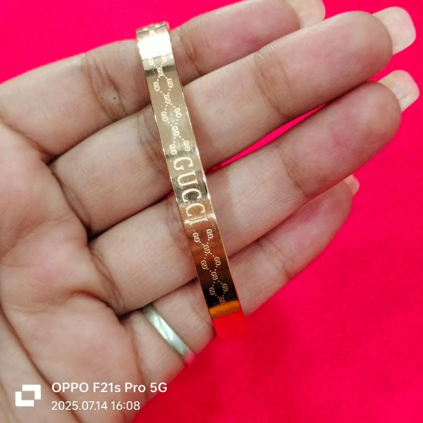 BRACELETS 10