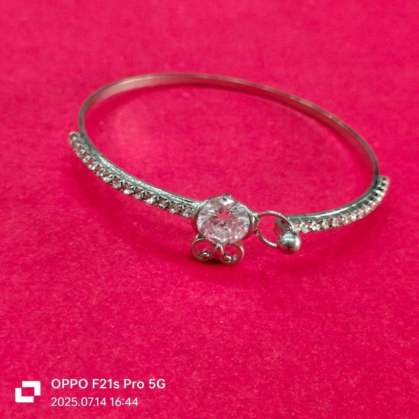 BRACELETS 18