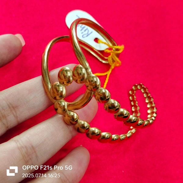 BRACELETS 4