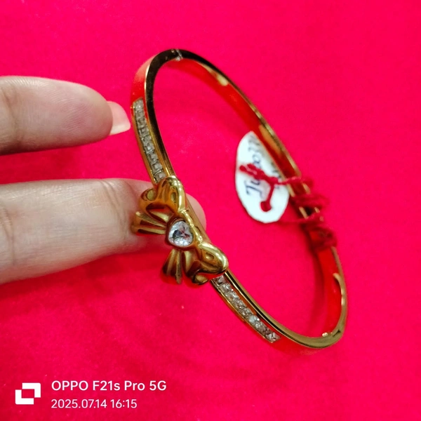 BRACELETS 7