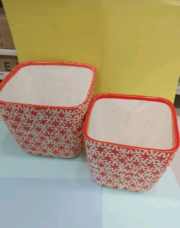 PLANTERS 1 Set Of 2