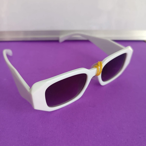 SUNGLASSES 16