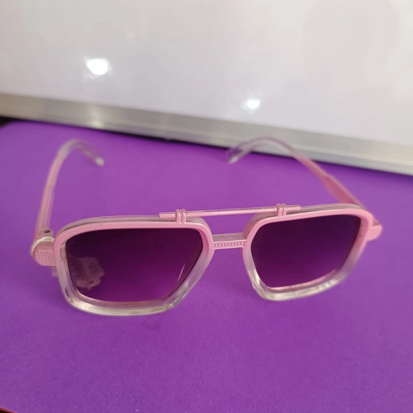 SUNGLASSES 52