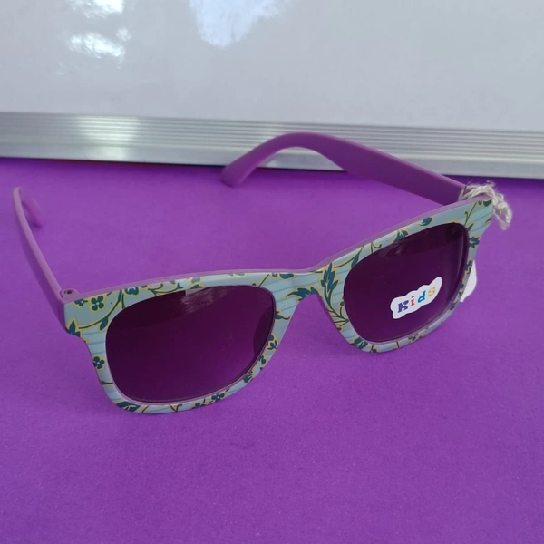 SUNGLASSES 60
