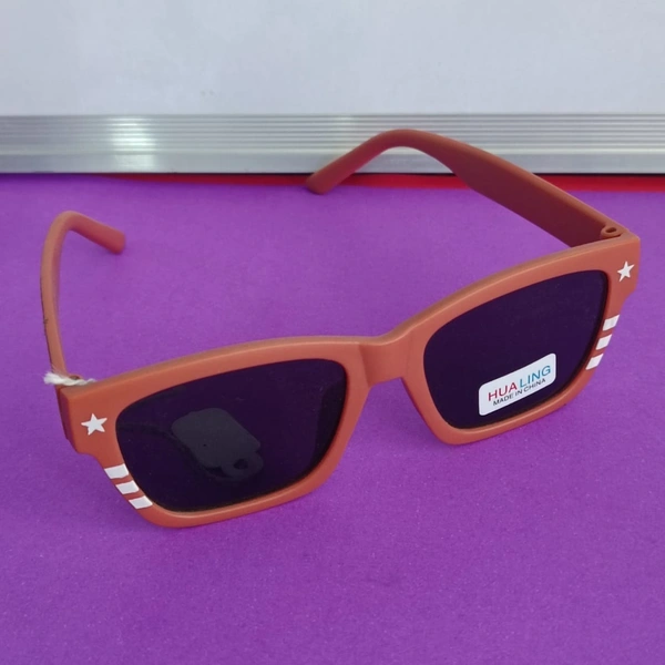 SUNGLASSES 70