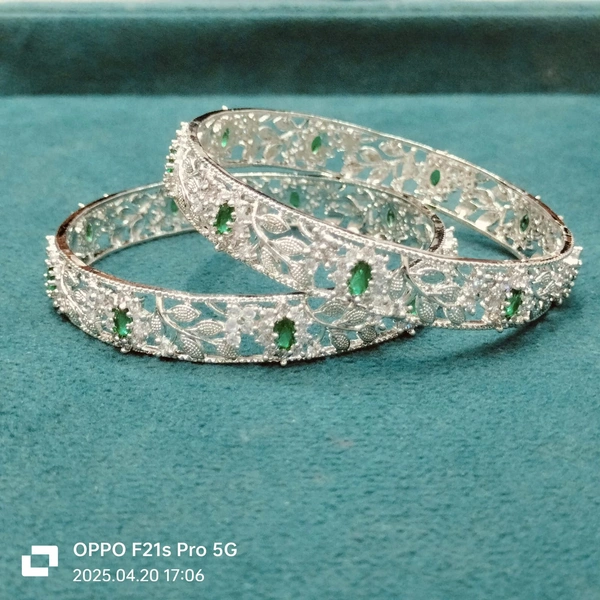 AD BANGLES (35) - '2/6