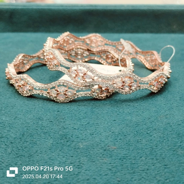 AD BANGLES (42) - '2/4