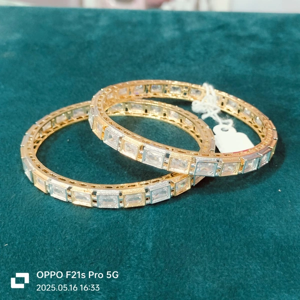 AD BANGLES (55) - '2/6