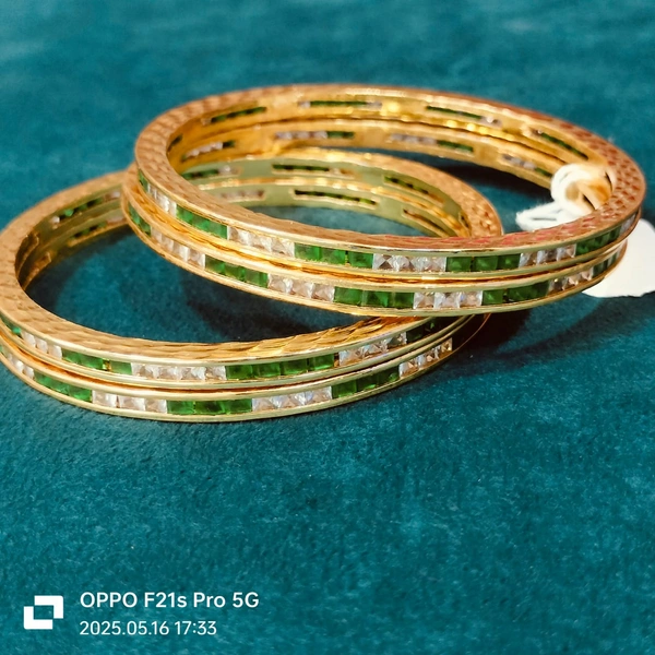 AD BANGLES (67) - '2/6