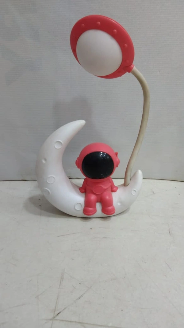 ASTRONAUT LED DESK LIGHT LAMP
