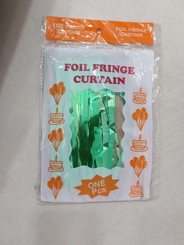 BIRTHDAY FOLI FRINGE CURTAIN SMALL