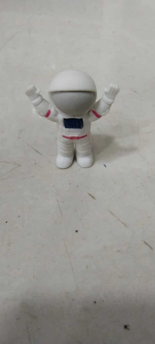 CARTOON ERASER N 33