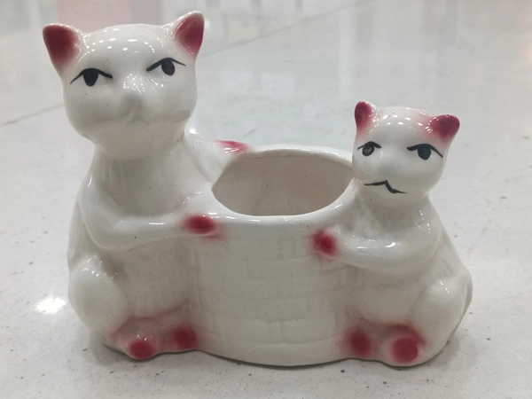 CUTIE CATS PLANTER POT