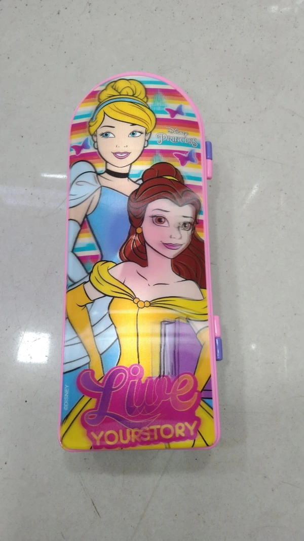 DISNEY PLASTIC PENCIL BOX