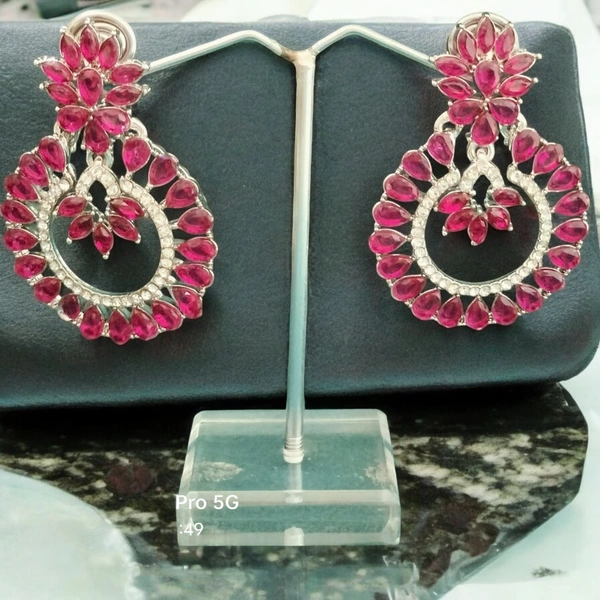 EARRINGS 103