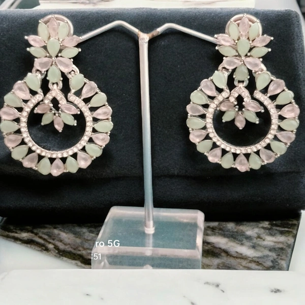 EARRINGS 104