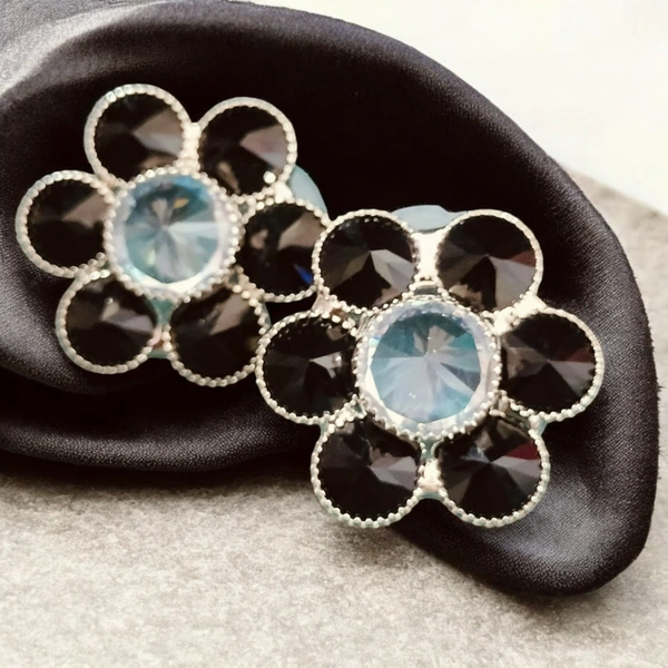 EARRINGS 139