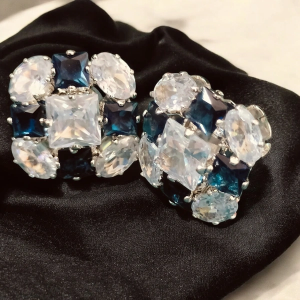 EARRINGS 206
