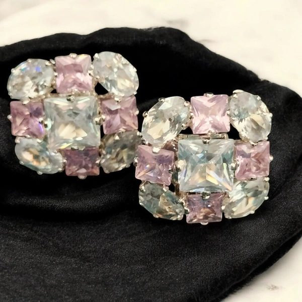 EARRINGS 207