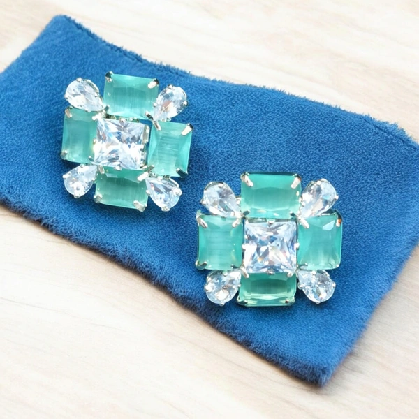 EARRINGS 208