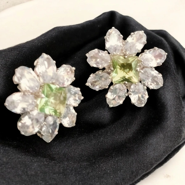 EARRINGS 210