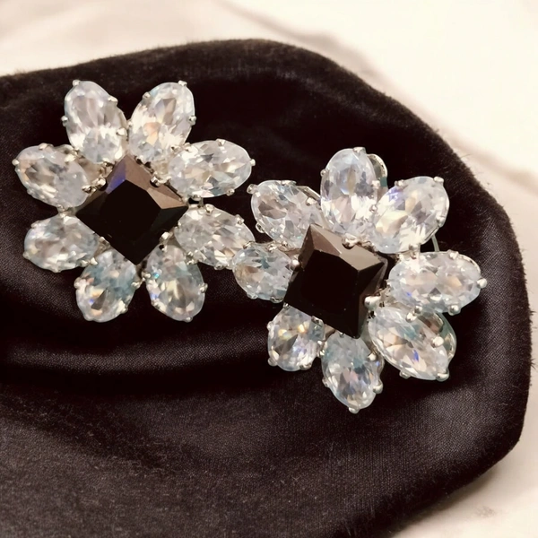 EARRINGS 219