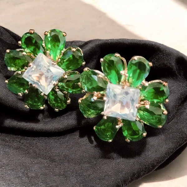 EARRINGS 221