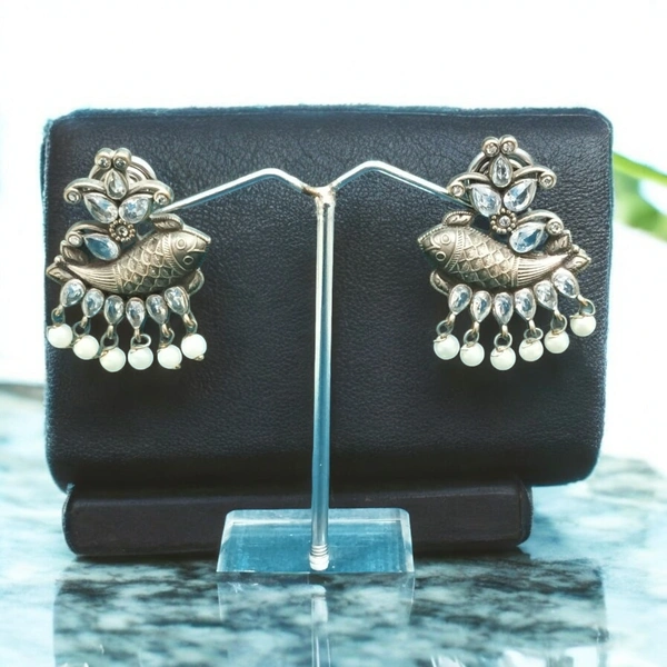 EARRINGS 26