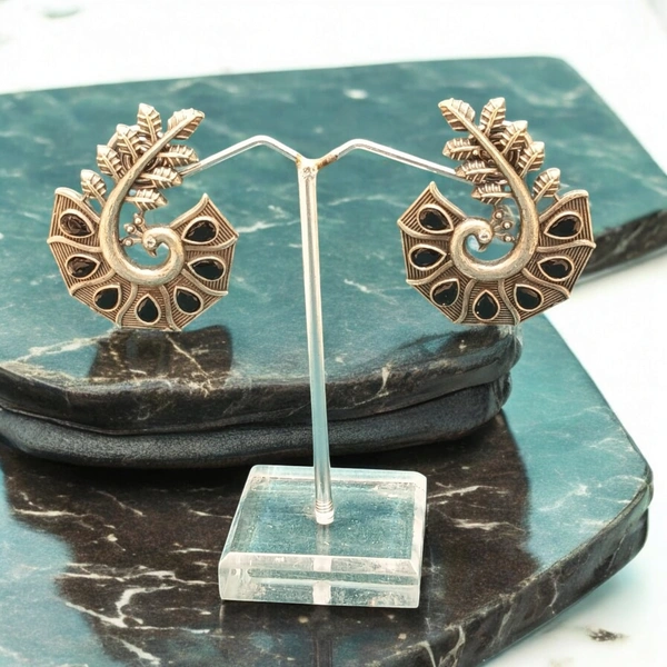 EARRINGS 32