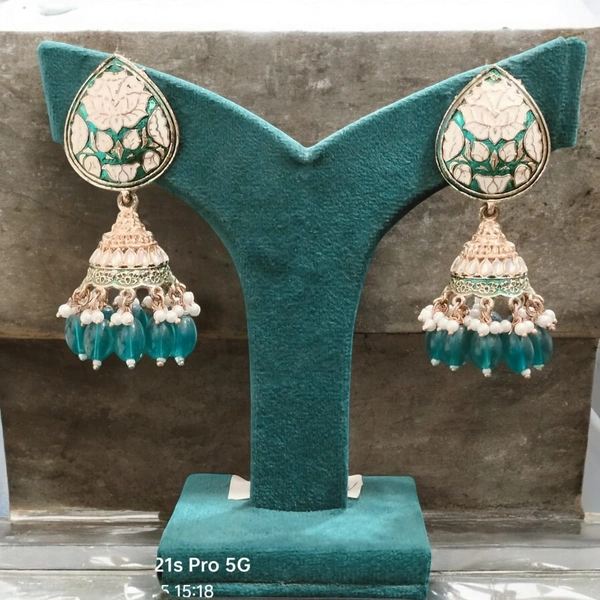 EARRINGS 59