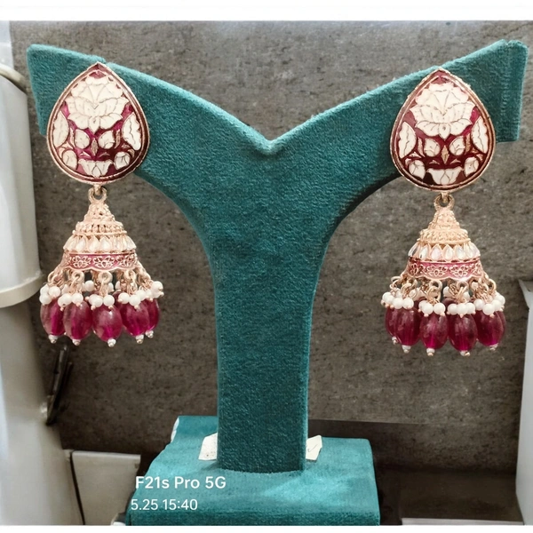 EARRINGS 64