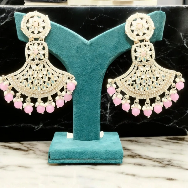 EARRINGS 73