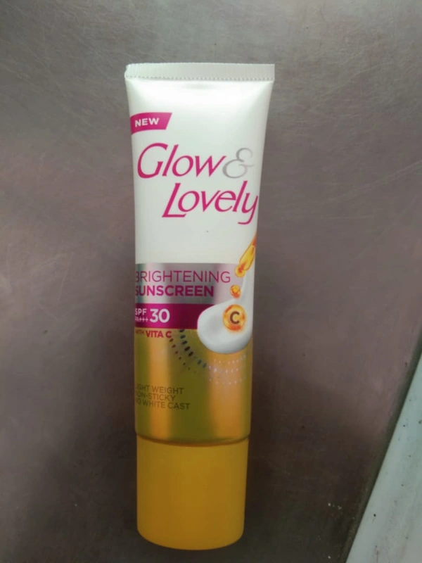 GLOW & LOVELY BRIGHTENING SUNSCREEN 15G