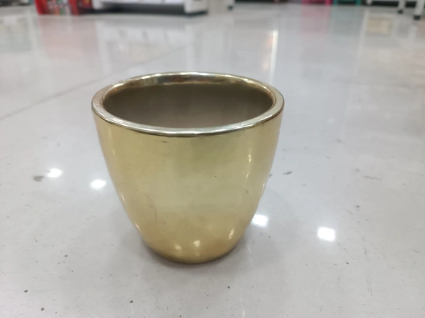GOLDING PLANTER POT