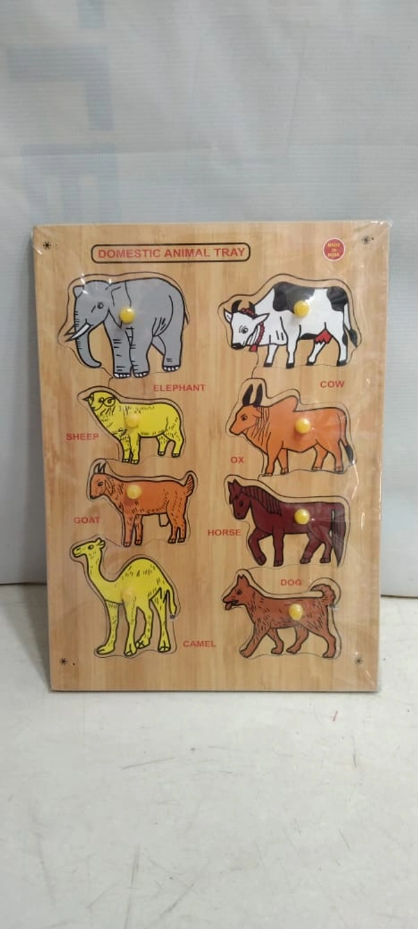 IMAGES SHOWS A WOODEN PUZZLE TRAY 10