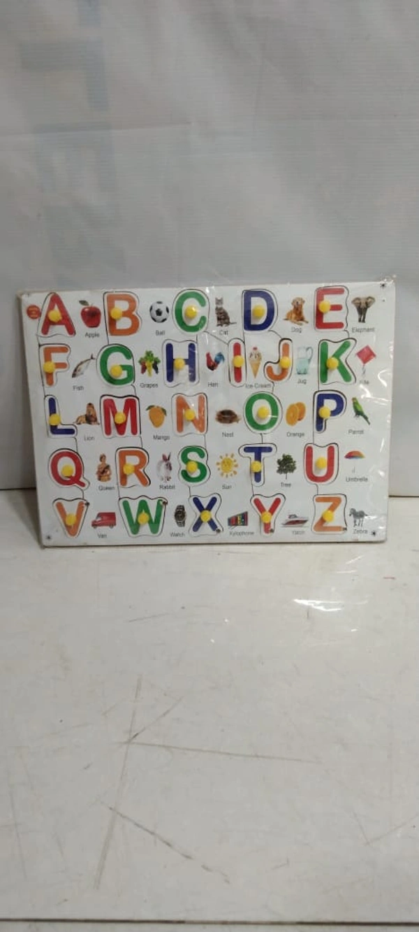 IMAGES SHOWS A WOODEN PUZZLE TRAY 9