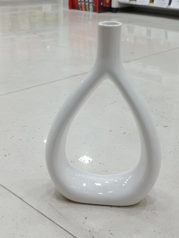 LIVING ROOM FLOWER POT
