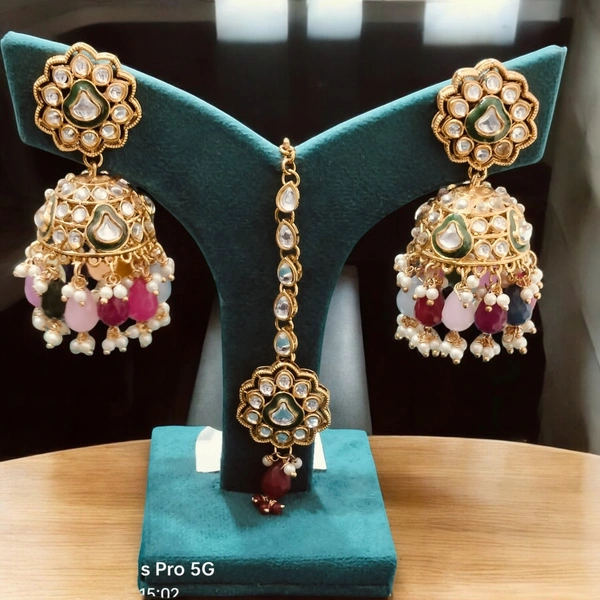 MAANG TIKA WITH EARRINGS (1)