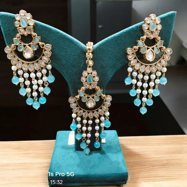 MAANG TIKA WITH EARRINGS (12)