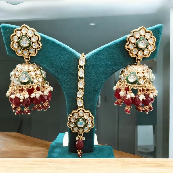 MAANG TIKA WITH EARRINGS (20)