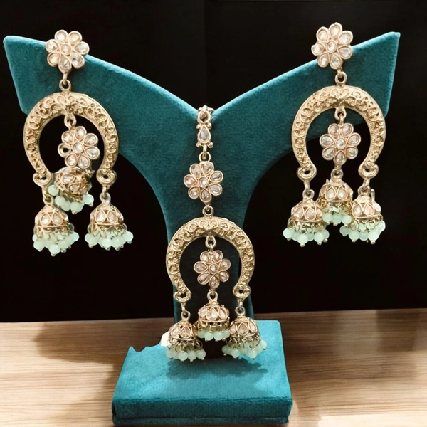 MAANG TIKA WITH EARRINGS (22)
