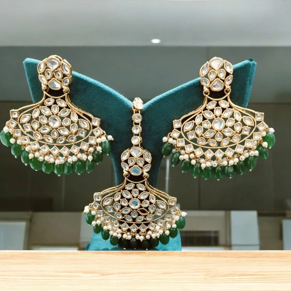 MAANG TIKA WITH EARRINGS (26)