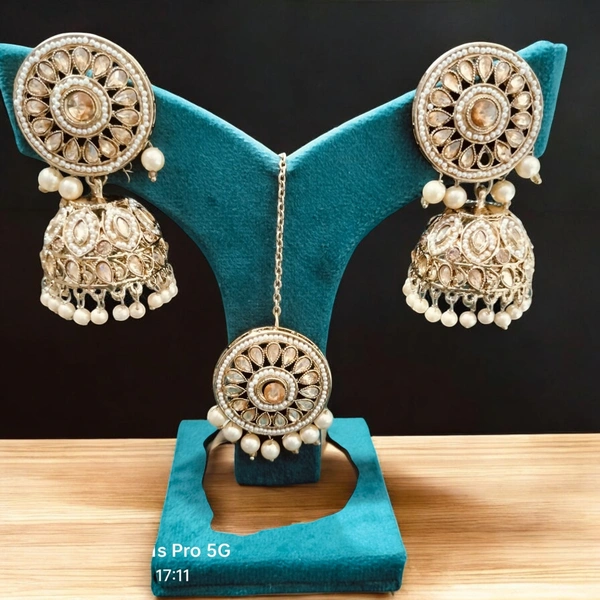 MAANG TIKA WITH EARRINGS (31)