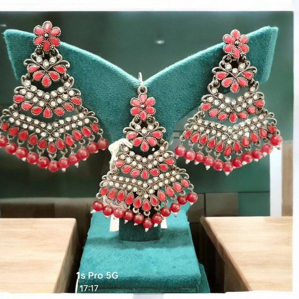 MAANG TIKA WITH EARRINGS (33)
