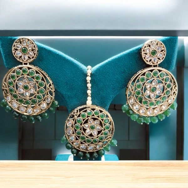 MAANG TIKA WITH EARRINGS (34)