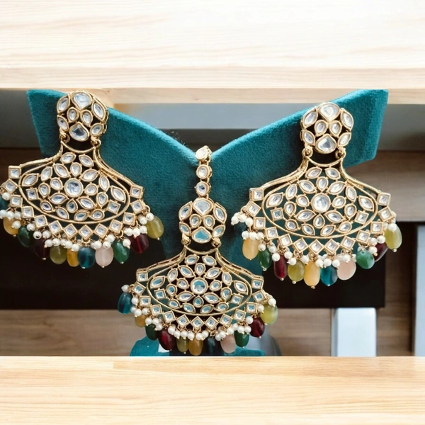 MAANG TIKA WITH EARRINGS (37)