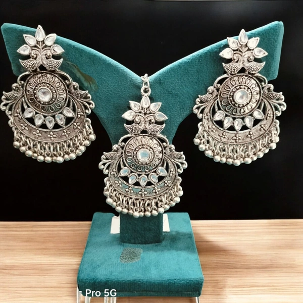 MAANG TIKA WITH EARRINGS (38)