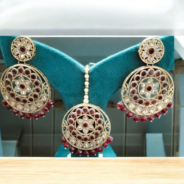 MAANG TIKA WITH EARRINGS (39)