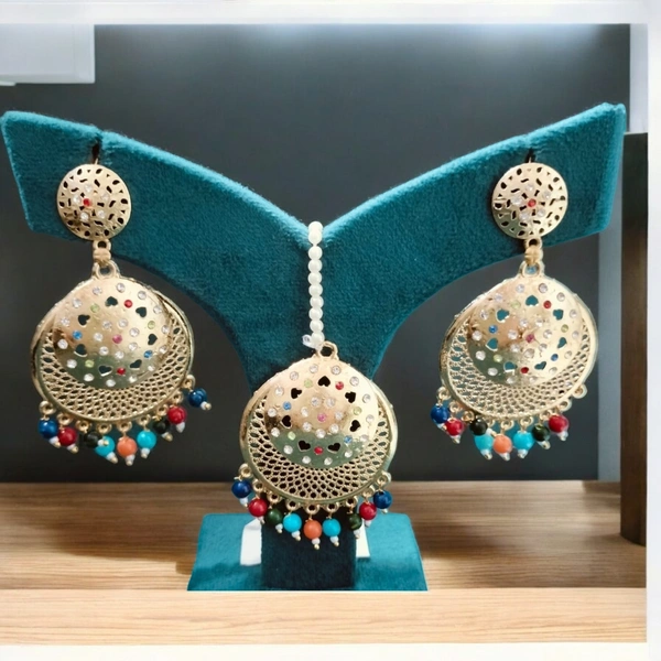 MAANG TIKA WITH EARRINGS (49)